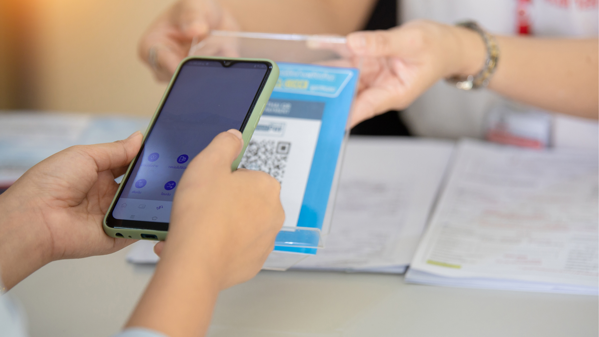 QR Menülerin Restoran Yönetimine Sağladığı Avantajlar